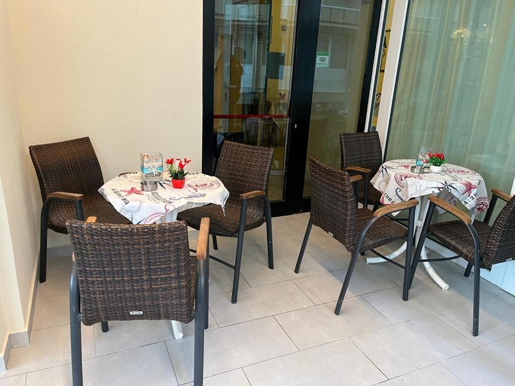 Hotel Vienna Rivazzurra Rimini Bagian luar foto