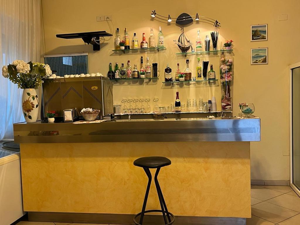 Hotel Vienna Rivazzurra Rimini Bagian luar foto
