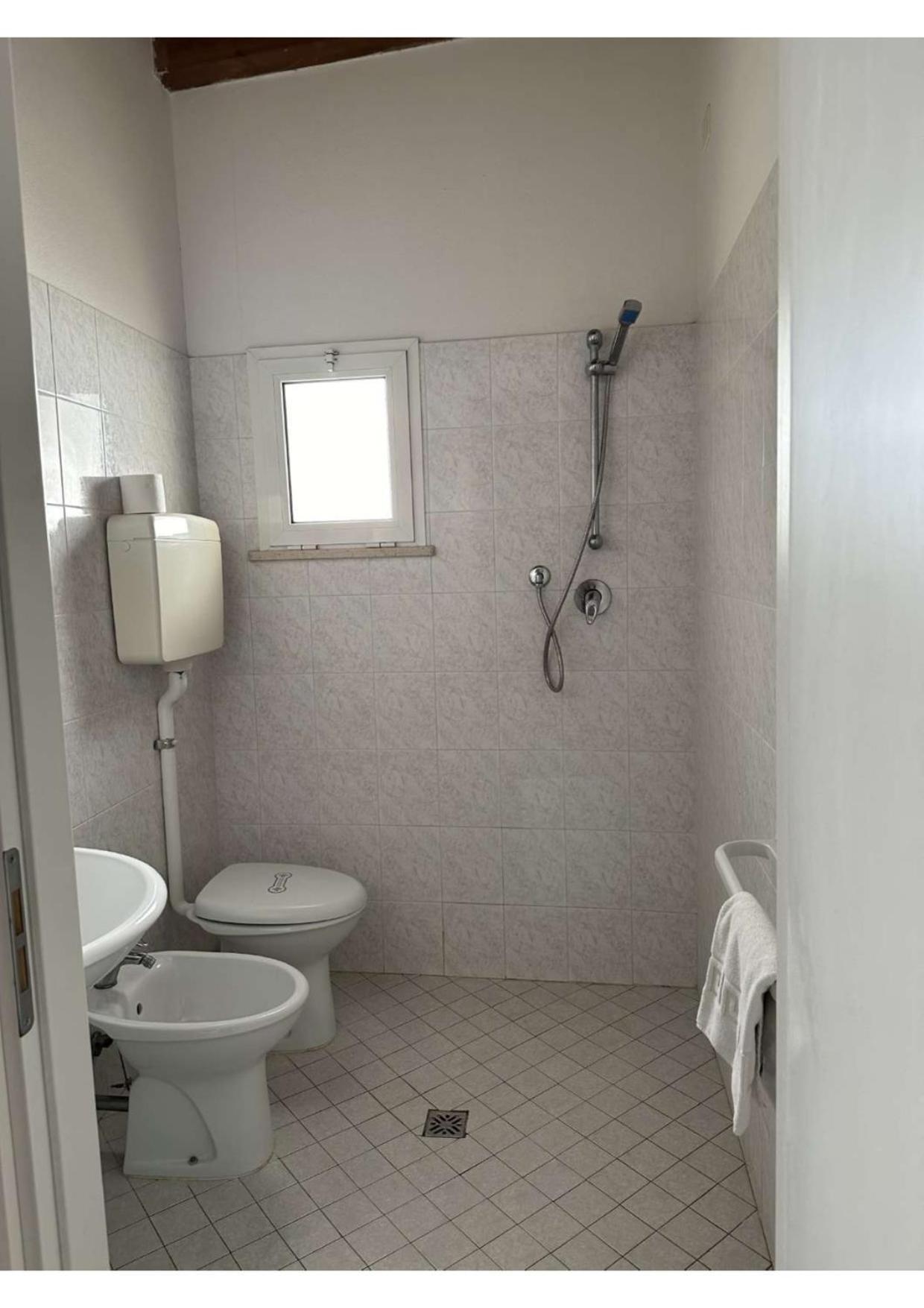 Hotel Vienna Rivazzurra Rimini Bagian luar foto