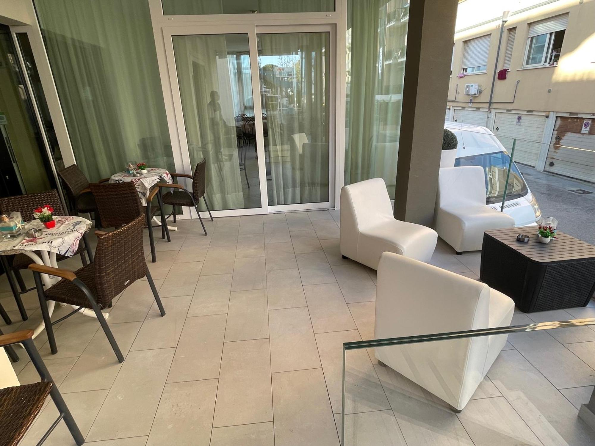Hotel Vienna Rivazzurra Rimini Bagian luar foto